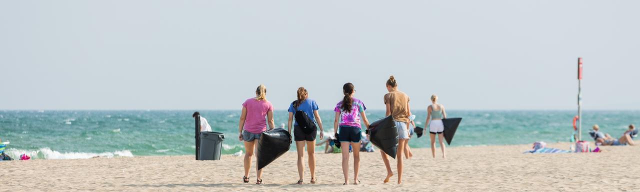 Volunteers at Beach Cleanup